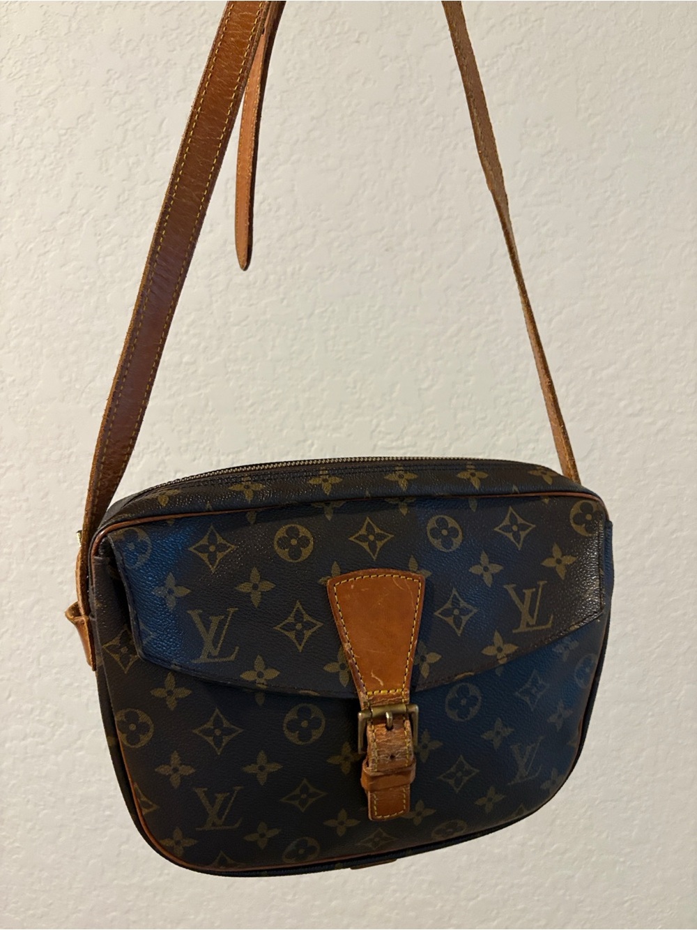 Louis Vuitton Jeunefille Monogram
Crossbody Bag